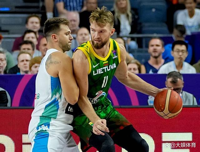 勇士碾压美国男篮,东契奇惊艳世界 勇士碾压美国男篮,东契奇惊艳世界