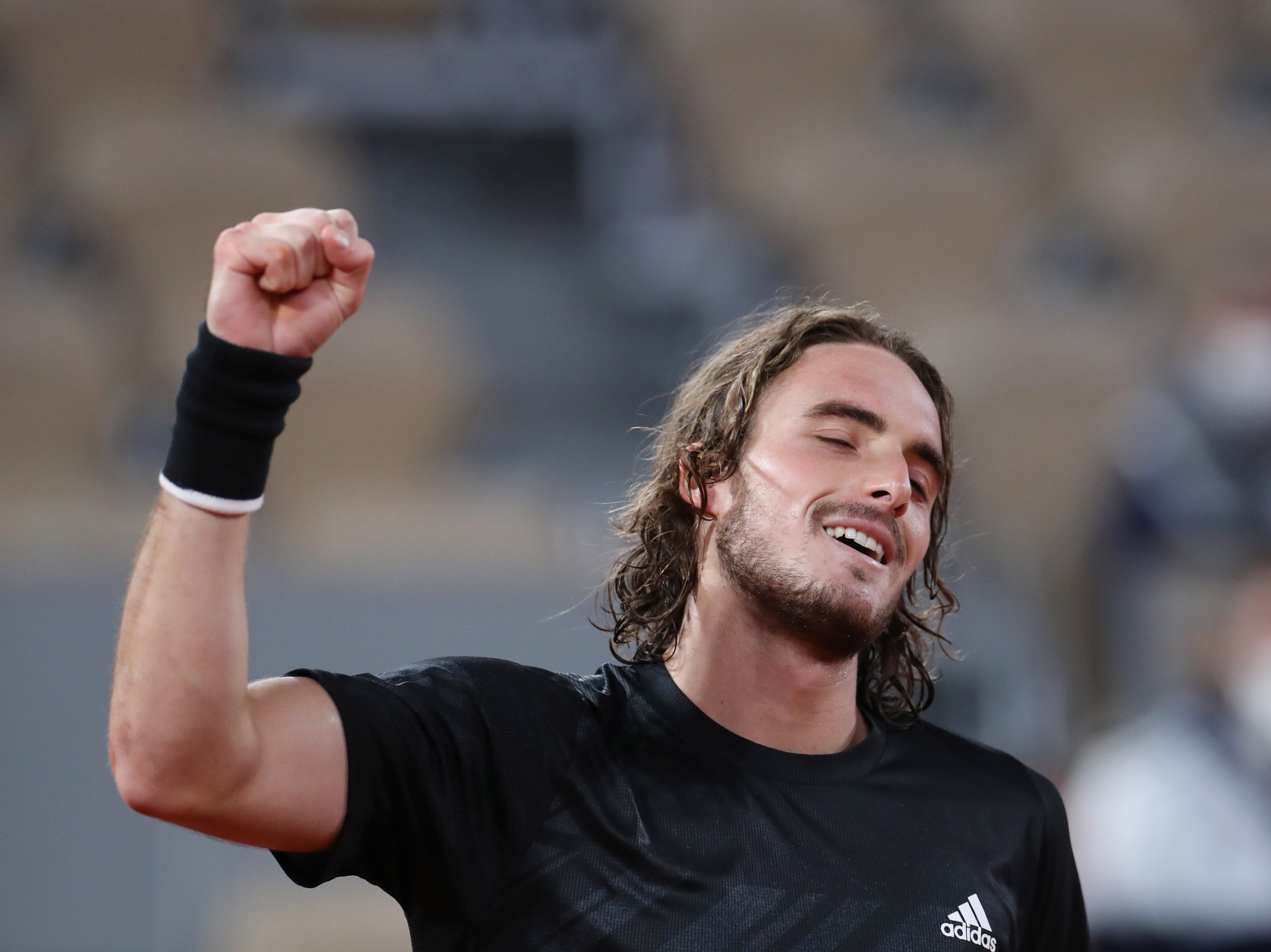 世界网球队血洗英国网球队,西西帕斯关键制胜 世界网球队血洗英国网球队,西西帕斯关键制胜