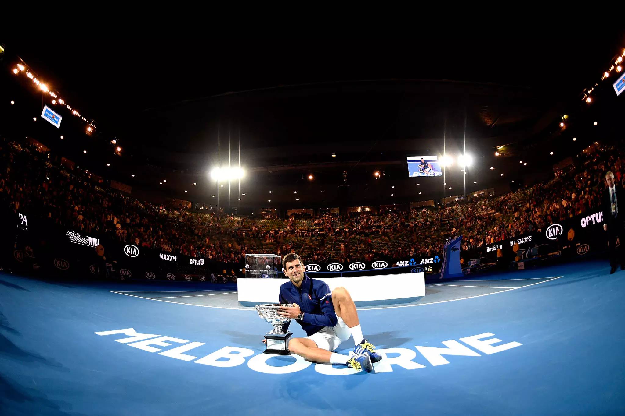 关于澳网逆转拉沃尔杯，德约科维奇点燃赛场的信息