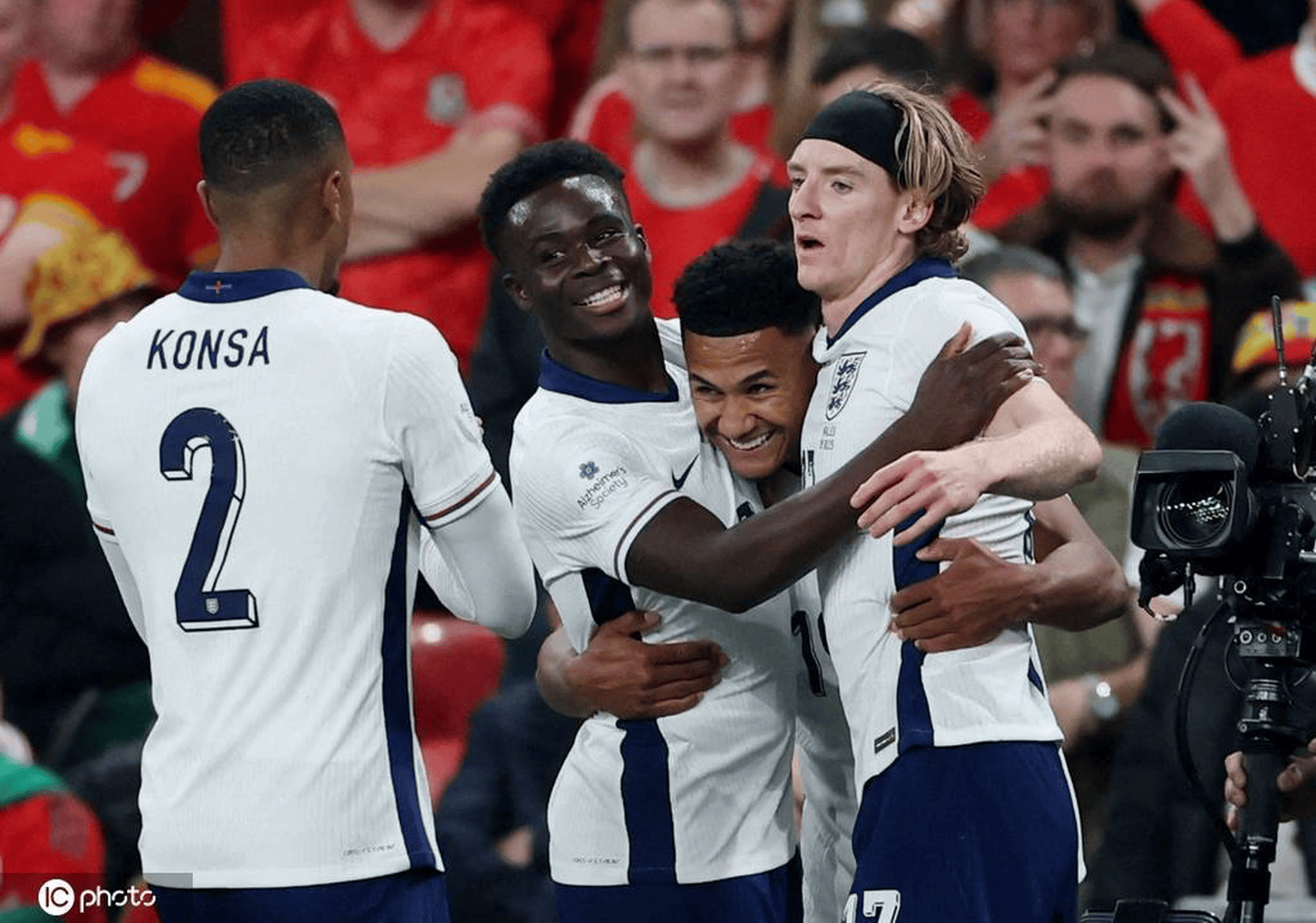 波兰队鏖战英格兰队，波尔刷新纪录