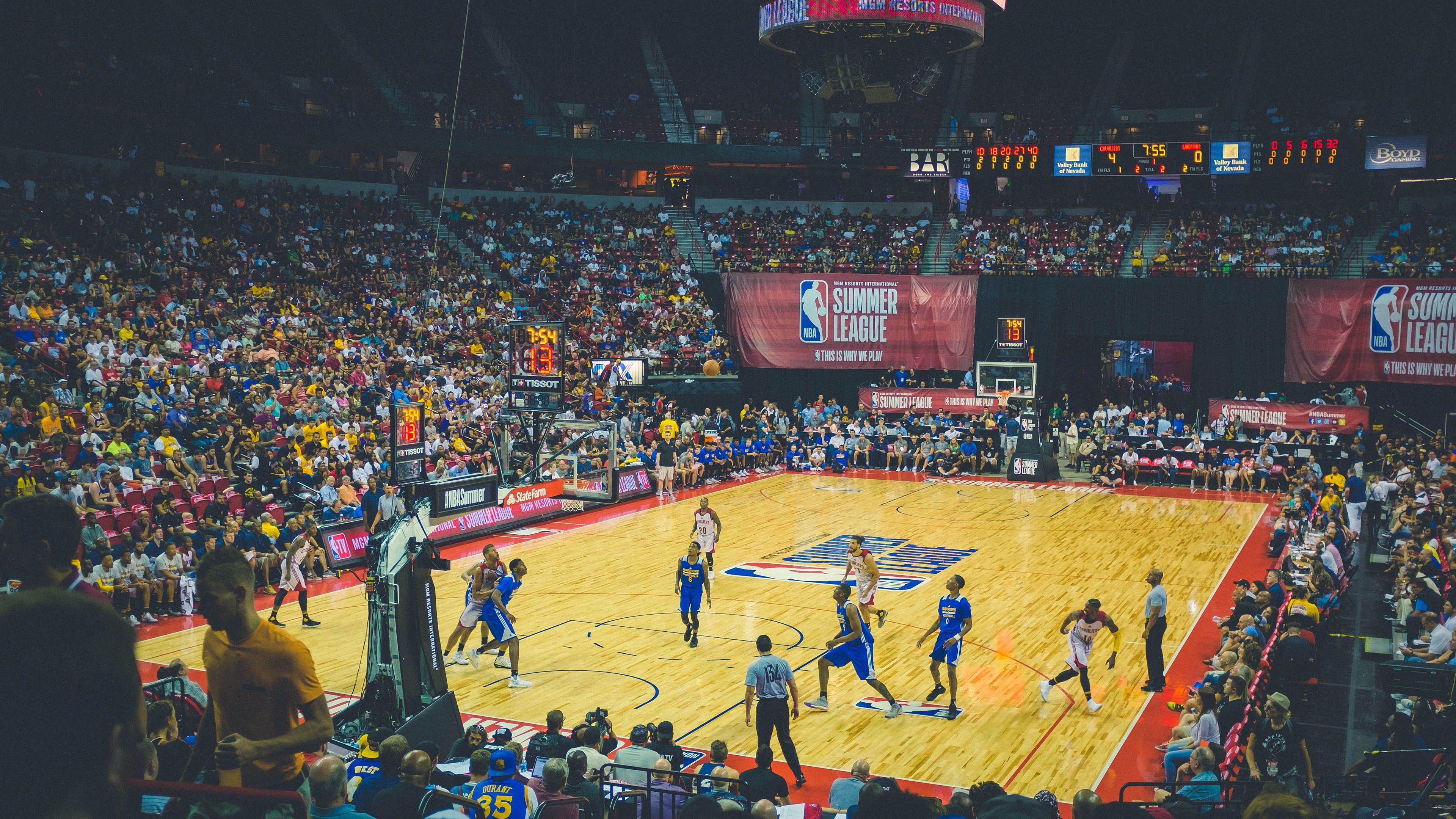 跨界传奇,多特蒙德速胜伊朗后,巴斯托尼的NBA总决赛惊天接管