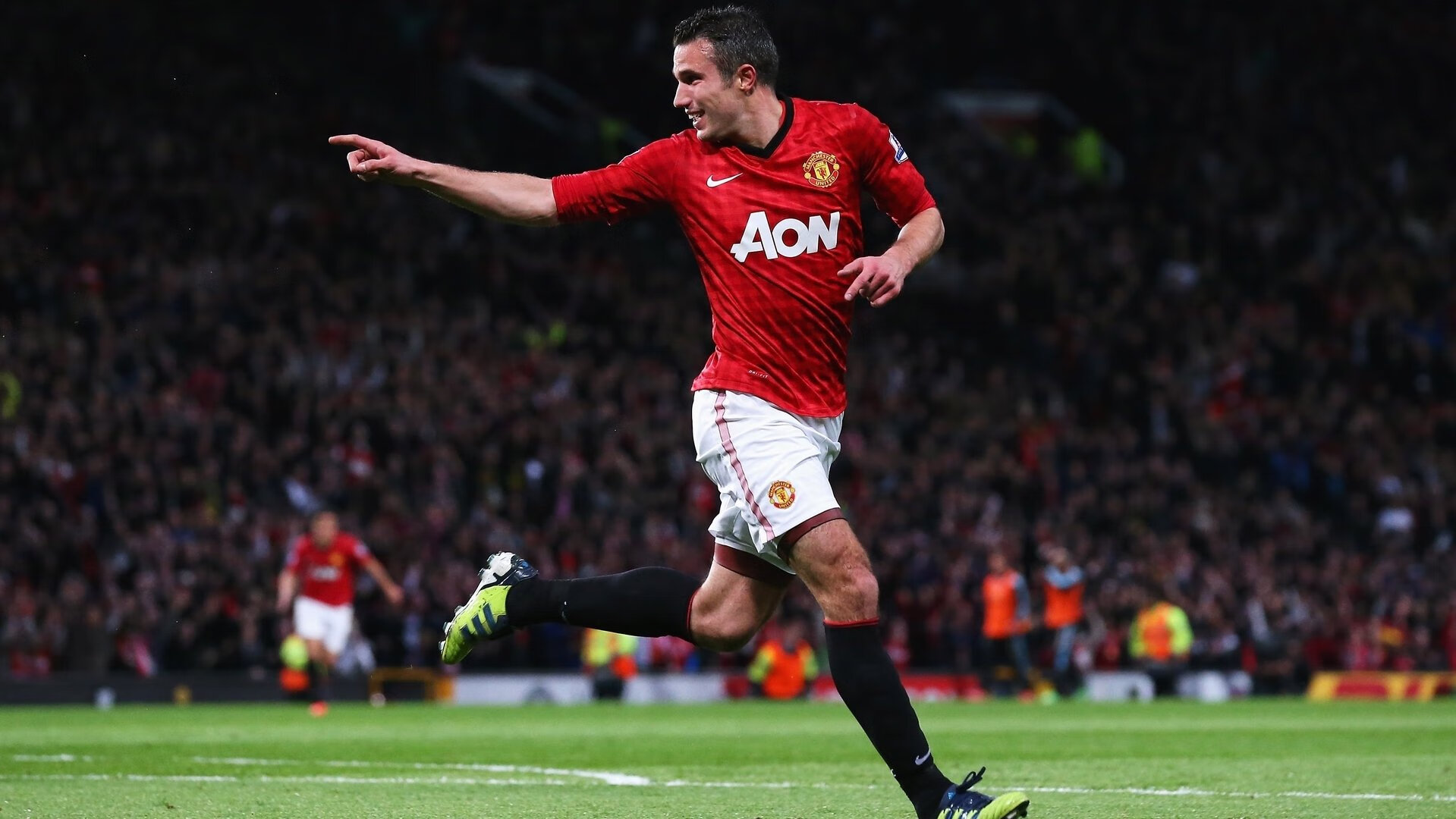 姆巴佩点燃新时代烽火，威尔士红龙踏过曼联巨人身影