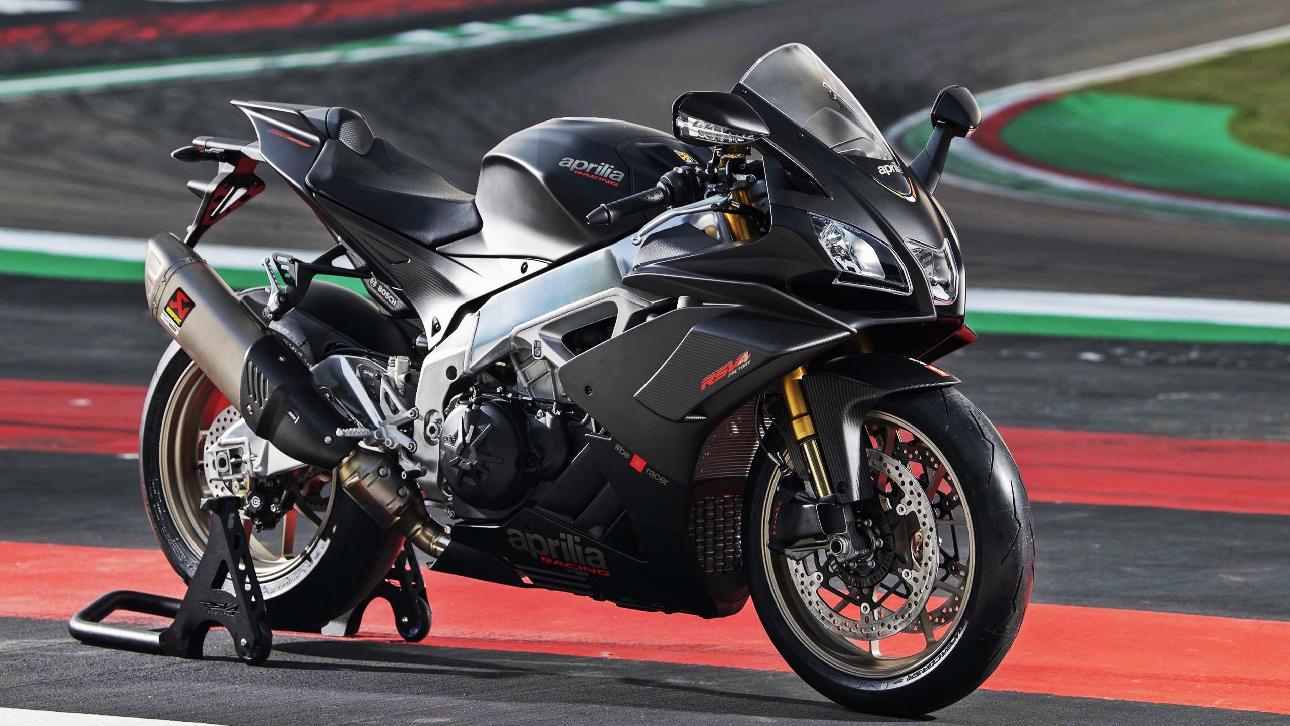 马尔默的最后一束光，当格纳布里的里程碑遇上摇摇欲坠的瑞典堡垒