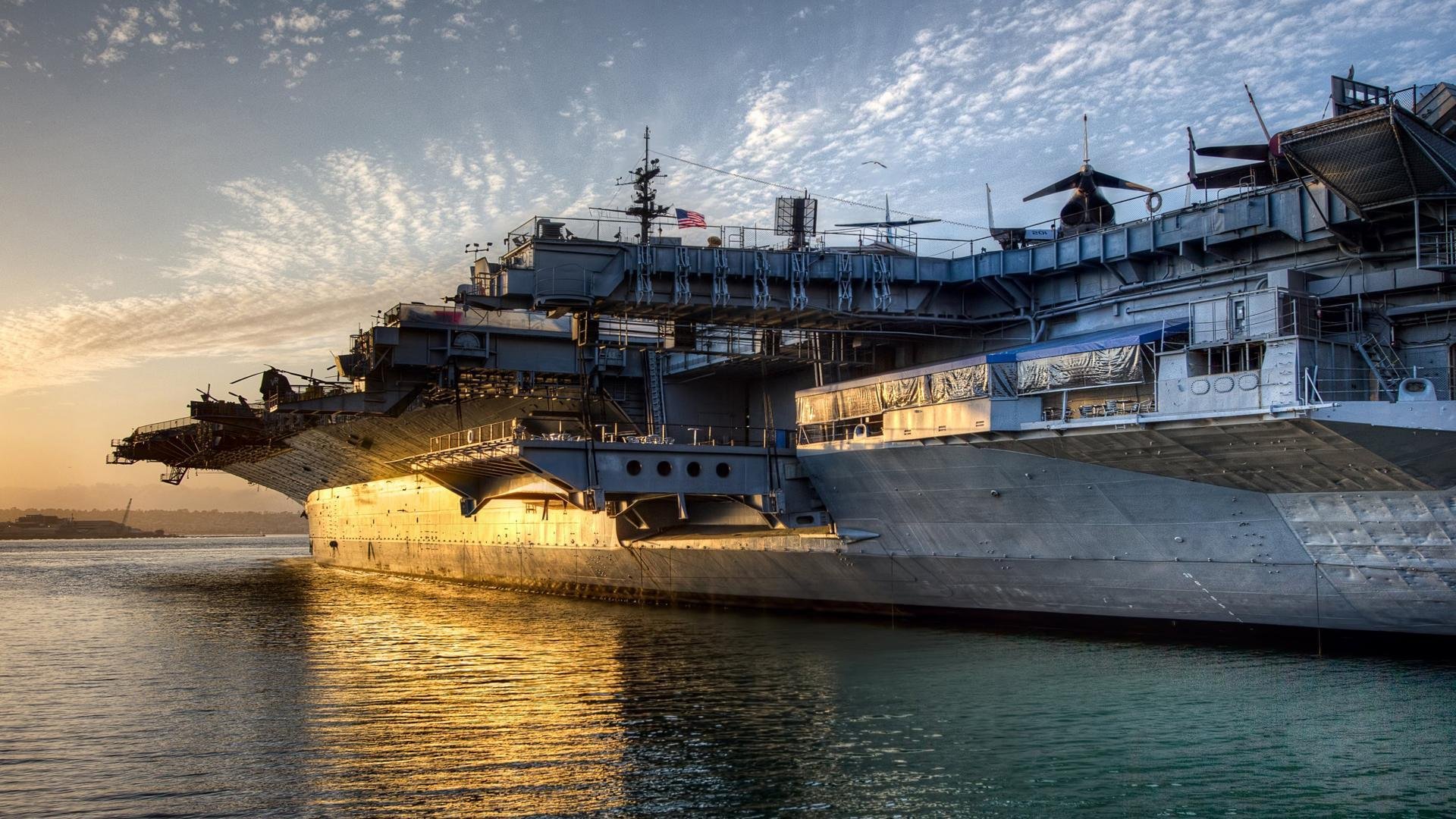 被足球冲垮的文艺复兴城墙，厄瓜多尔文明征服佛罗伦萨，巴尔韦德导演新时代